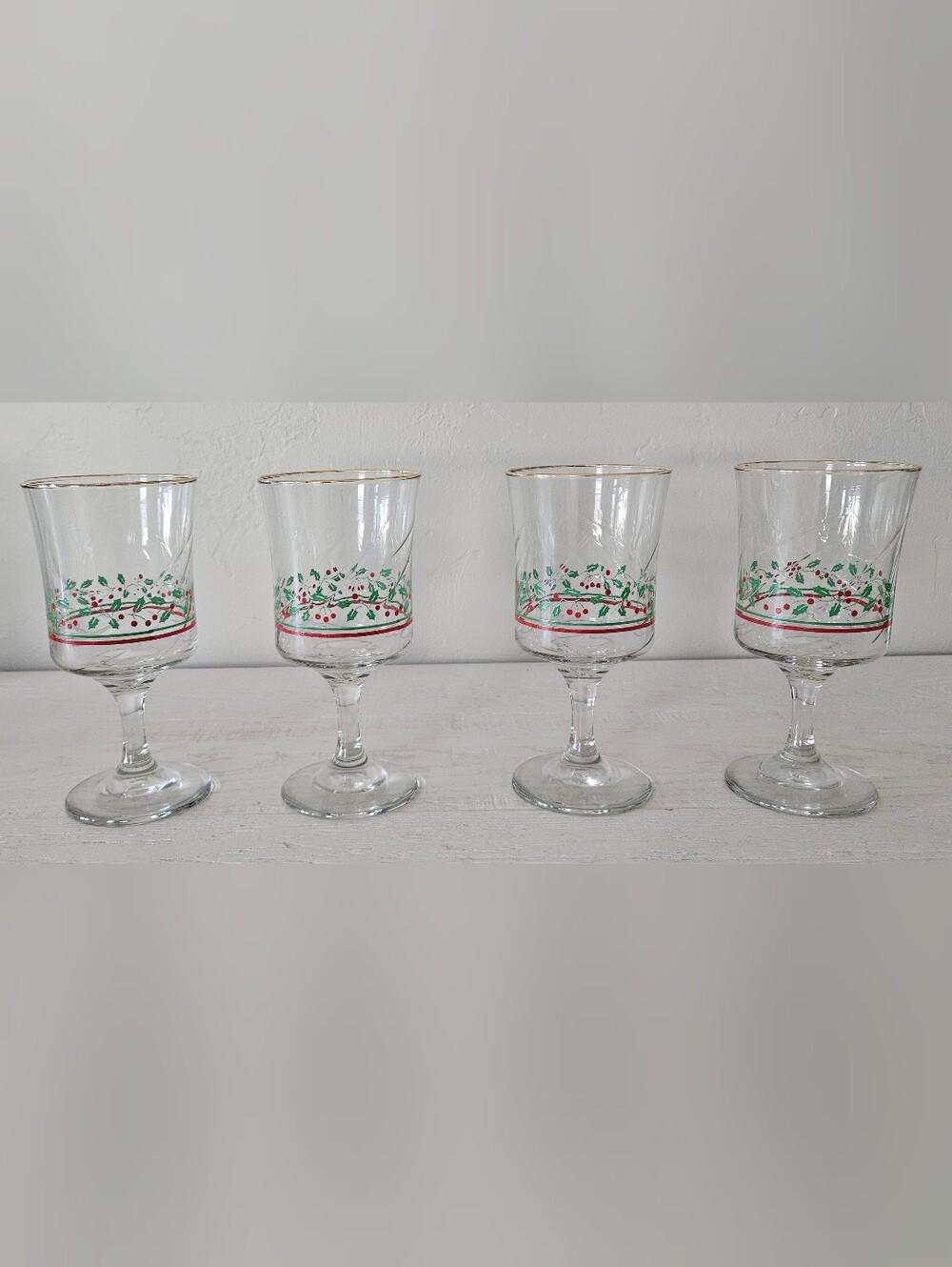 Libbey Holly Berry Gold Rim Water Wine Goblet Glasses Christmas Set Of 4